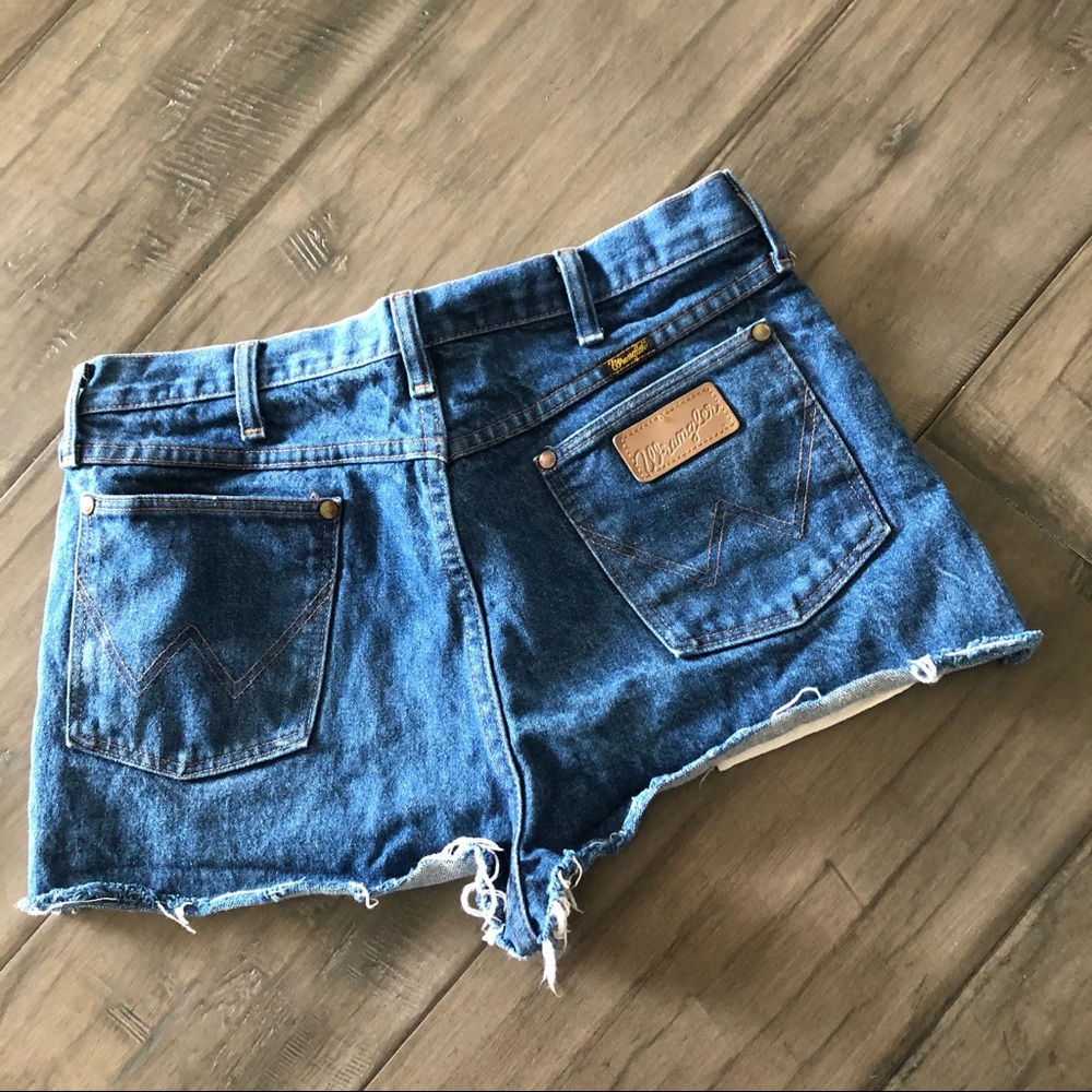 Wrangler Cut-Off Shorts - Size 34